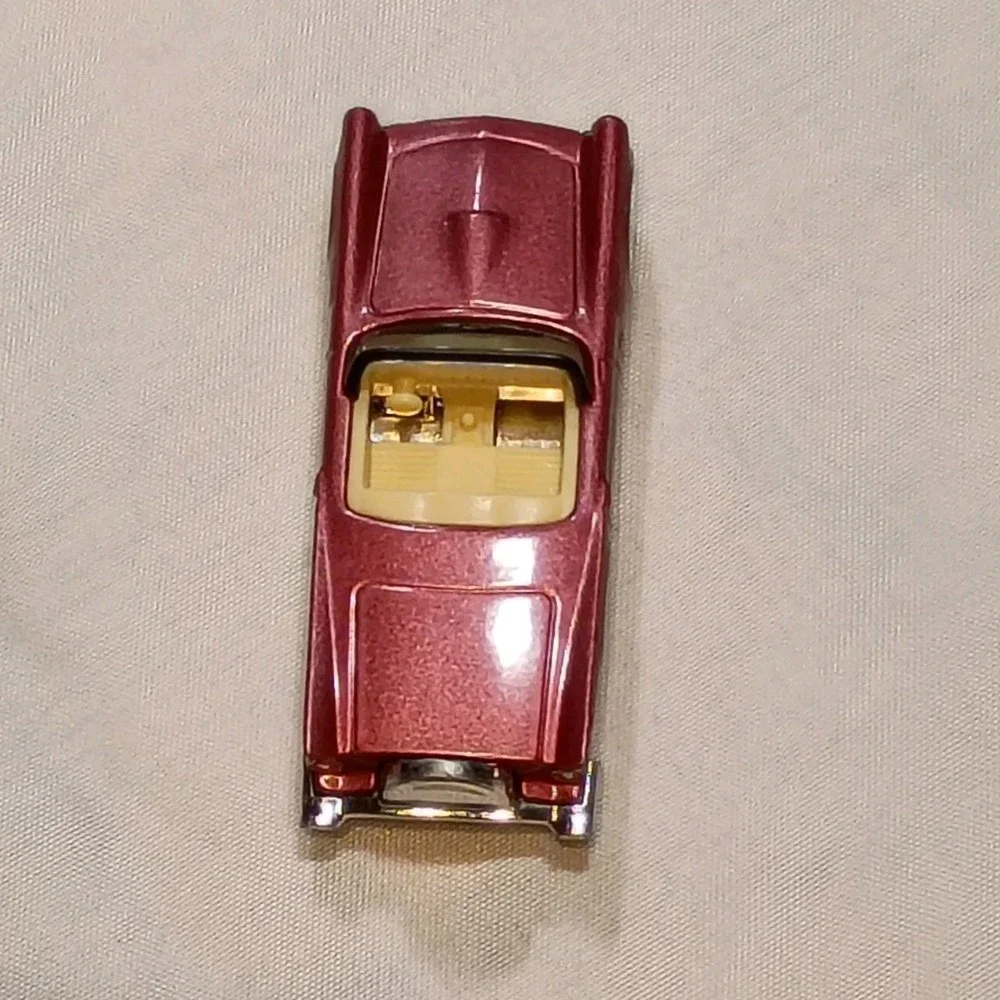 2020 Matchbox City #14 1957 Ford Thunderbird Convertible Pink Rose,Loose, 1:64.